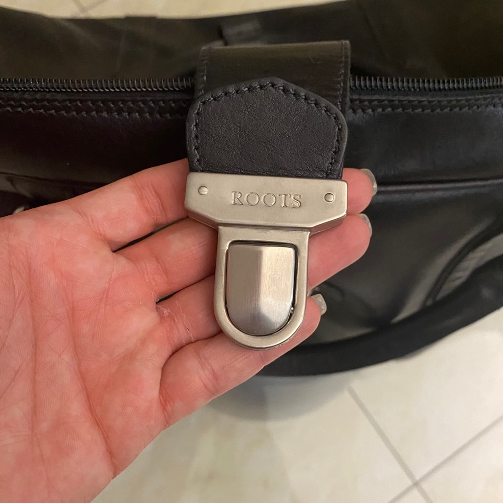 Roots Canada Black Genuine Leather Duffle Bag - Picture 10 of 13